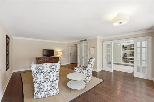 $309,000 | 310 West 49 Street, Unit 304, Kansas City, MO 64112
