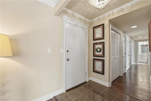 $309,000 | 310 West 49 Street, Unit 304, Kansas City, MO 64112