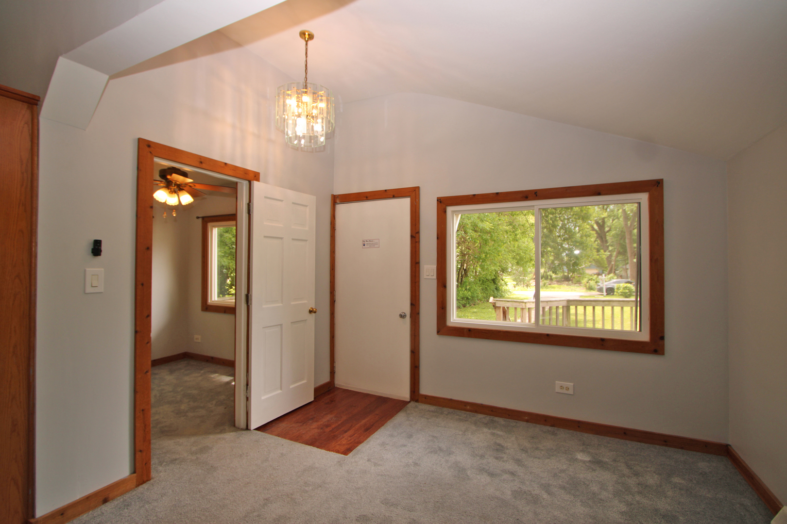 338 East Lakeview Avenue Round Lake Beach, IL 60073 - Photo 16 of 35
