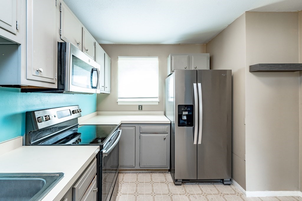 170 East Hadley Road, Unit 64 Amherst, MA 01002 - Photo 3 of 32 Gallery Image 3