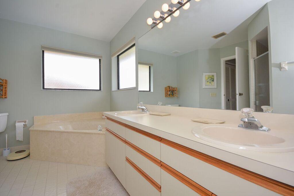 10436 Bow Court Boca Raton, FL 33498 - Photo 18 of 42 master bathroom