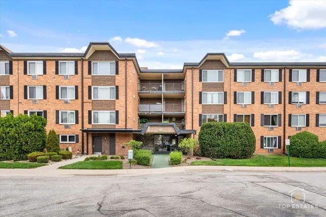 $275,000 | 1227 South Old Wilke Road, Unit 201, Rolling Meadows, IL 60005
