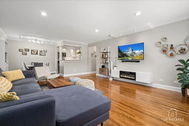 $275,000 | 1227 South Old Wilke Road, Unit 201, Rolling Meadows, IL 60005