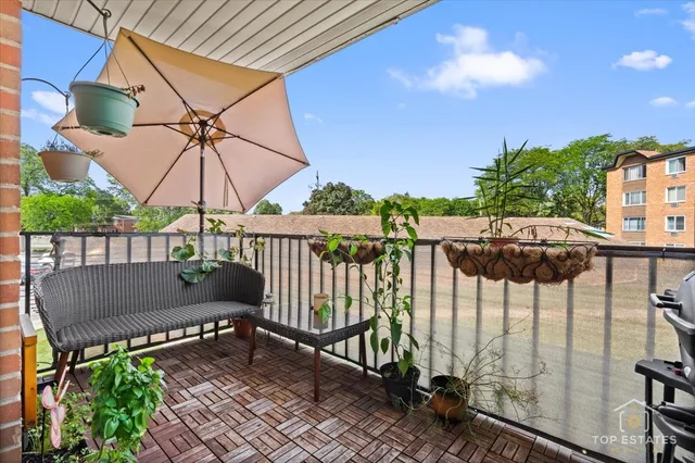 $275,000 | 1227 South Old Wilke Road, Unit 201, Rolling Meadows, IL 60005