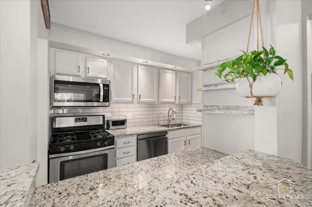 $275,000 | 1227 South Old Wilke Road, Unit 201, Rolling Meadows, IL 60005