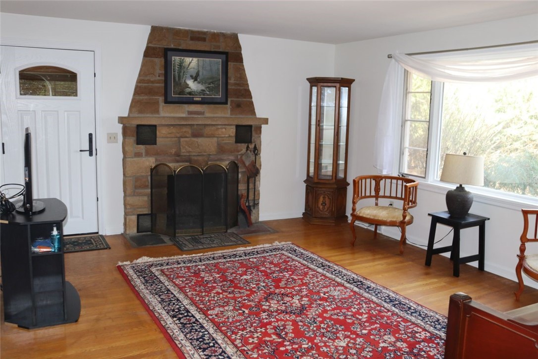 527 Vosburg Road Webster, NY 14580 - Photo 12 of 32