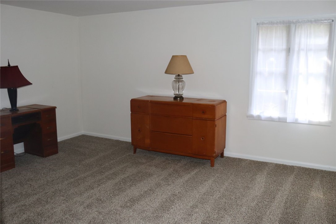 527 Vosburg Road Webster, NY 14580 - Photo 14 of 32