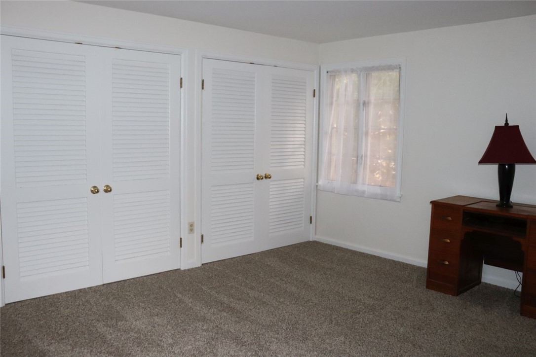 527 Vosburg Road Webster, NY 14580 - Photo 15 of 32