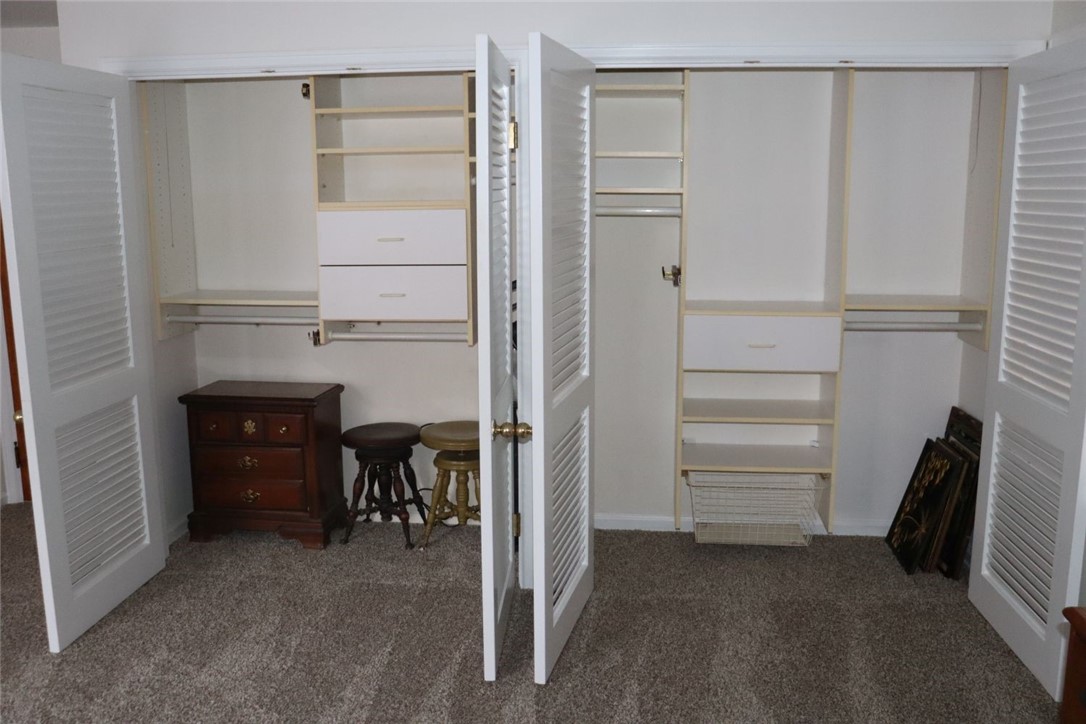 527 Vosburg Road Webster, NY 14580 - Photo 16 of 32