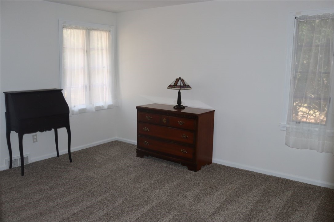 527 Vosburg Road Webster, NY 14580 - Photo 17 of 32