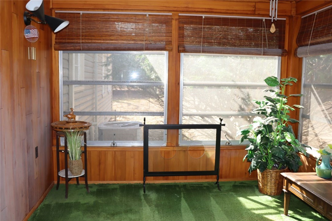 527 Vosburg Road Webster, NY 14580 - Photo 23 of 32