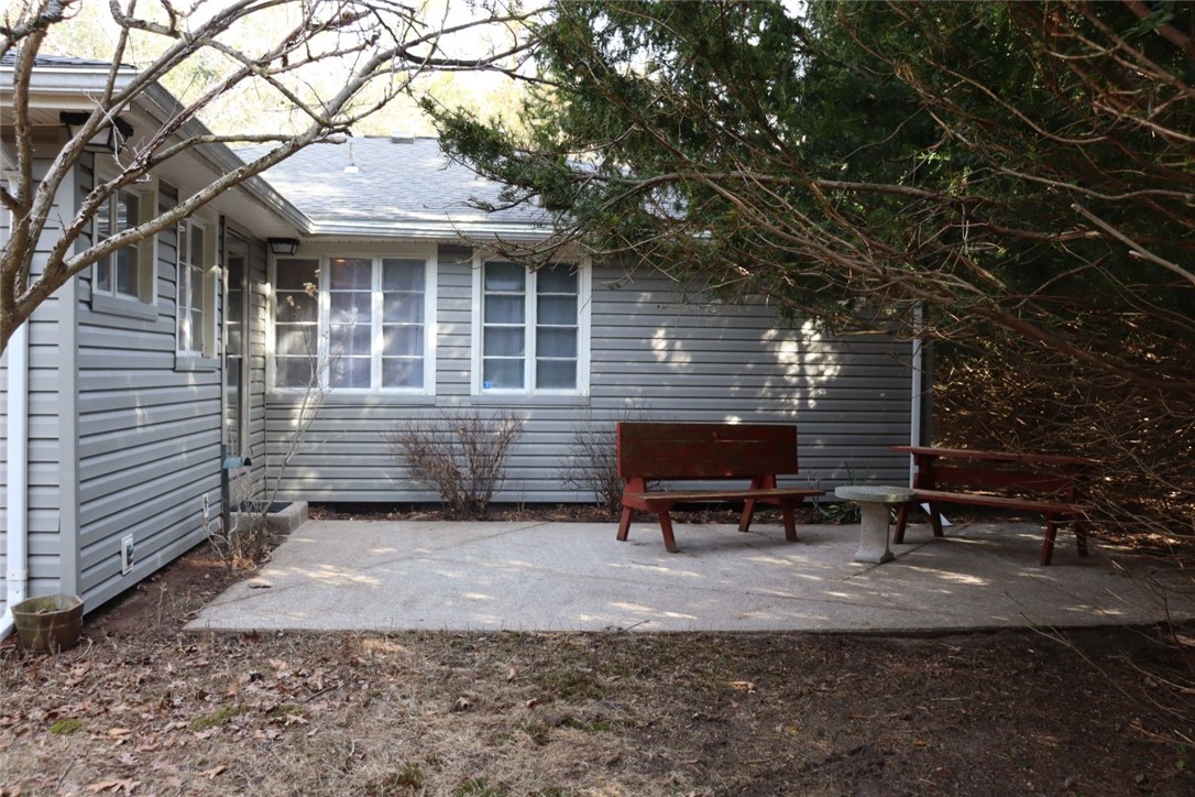 527 Vosburg Road Webster, NY 14580 - Photo 4 of 32