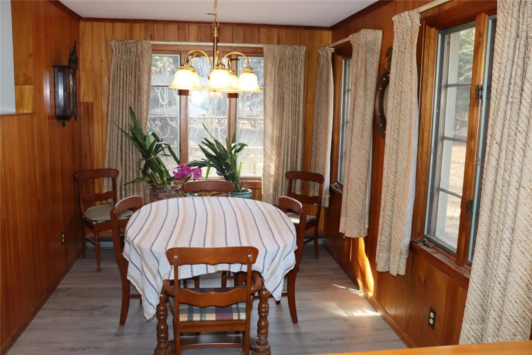 527 Vosburg Road Webster, NY 14580 - Photo 9 of 32