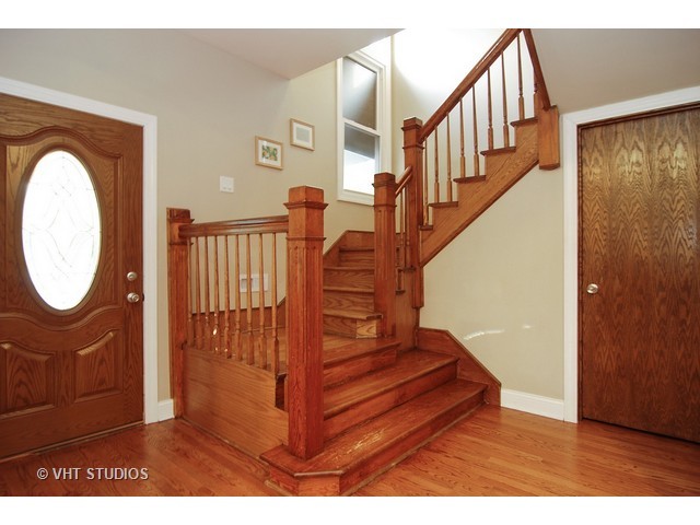 238 Lionel Road Riverside, IL 60546 - Photo 5 of 24 a view of entryway