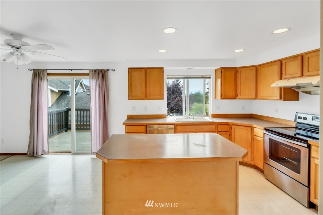 17685 112th Avenue Southeast Renton, WA 98055 - Photo 11 of 16 Gallery Image 11