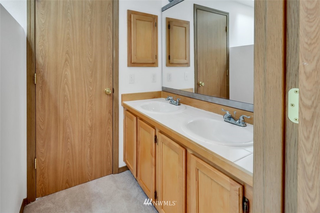 17685 112th Avenue Southeast Renton, WA 98055 - Photo 13 of 16 Gallery Image 13