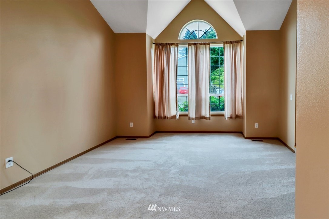 17685 112th Avenue Southeast Renton, WA 98055 - Photo 8 of 16 Gallery Image 8