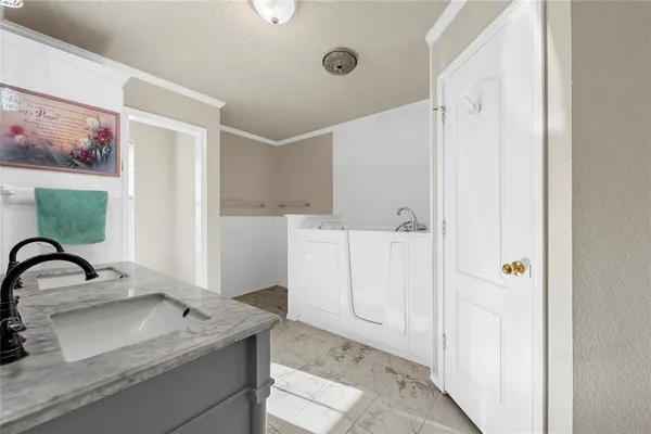$430,000 | 494 Westgate I Road, Eddy, TX 76524