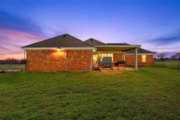 $430,000 | 494 Westgate I Road, Eddy, TX 76524