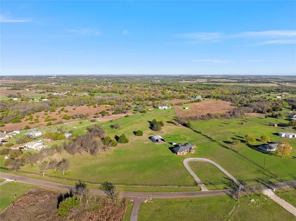 $430,000 | 494 Westgate I Road, Eddy, TX 76524