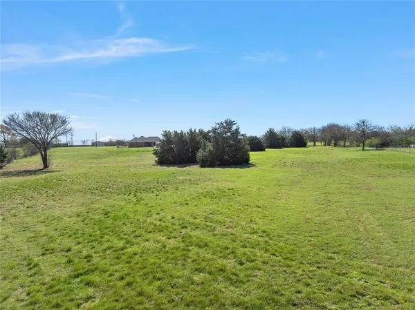 $430,000 | 494 Westgate I Road, Eddy, TX 76524