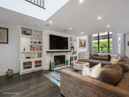 $1,599,000 | 1000 North State Street, Unit 4, Chicago, IL 60610