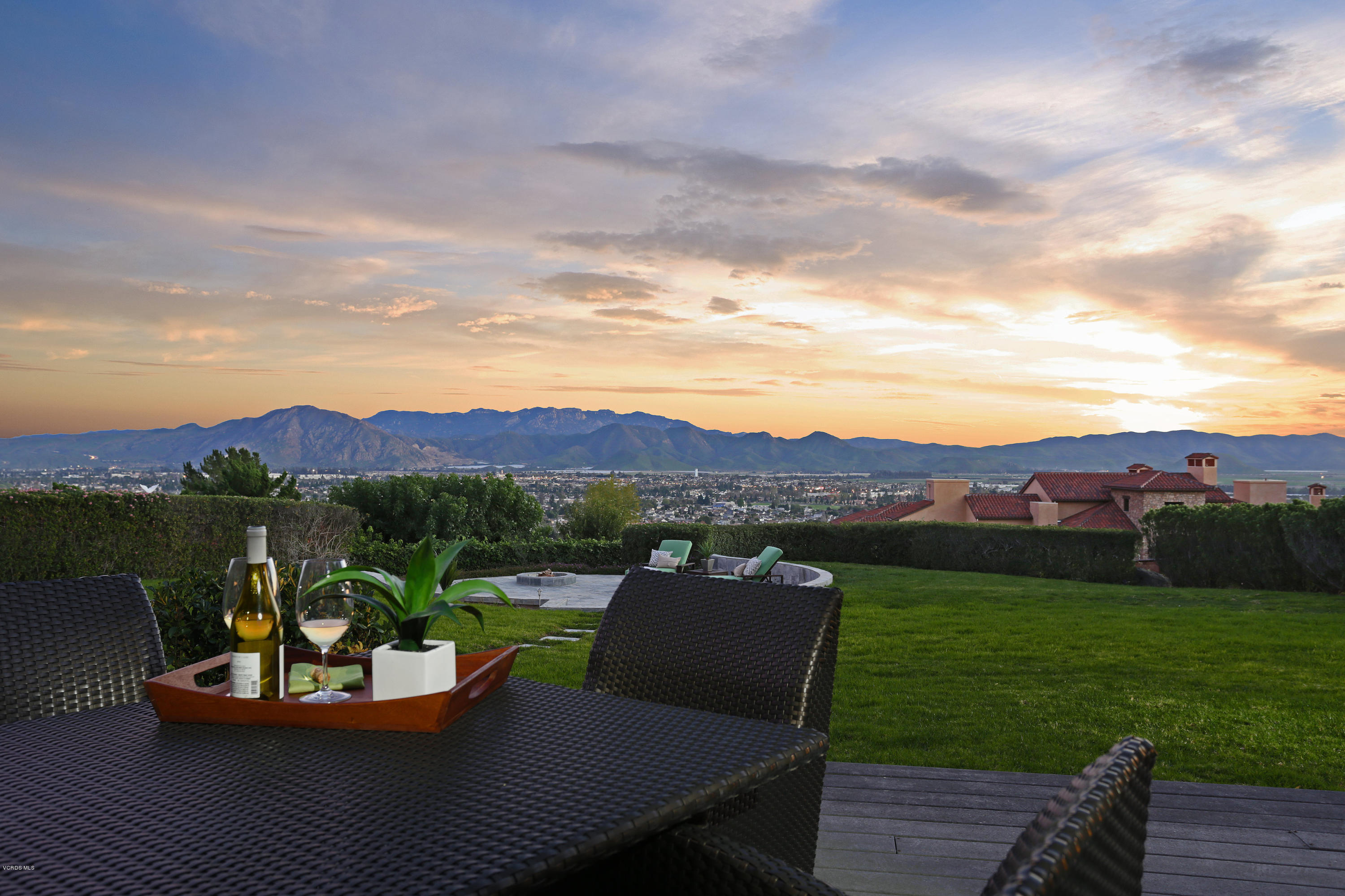 88 Estaban Drive Camarillo, CA 93010 - Photo 2 of 36 ViewSunset