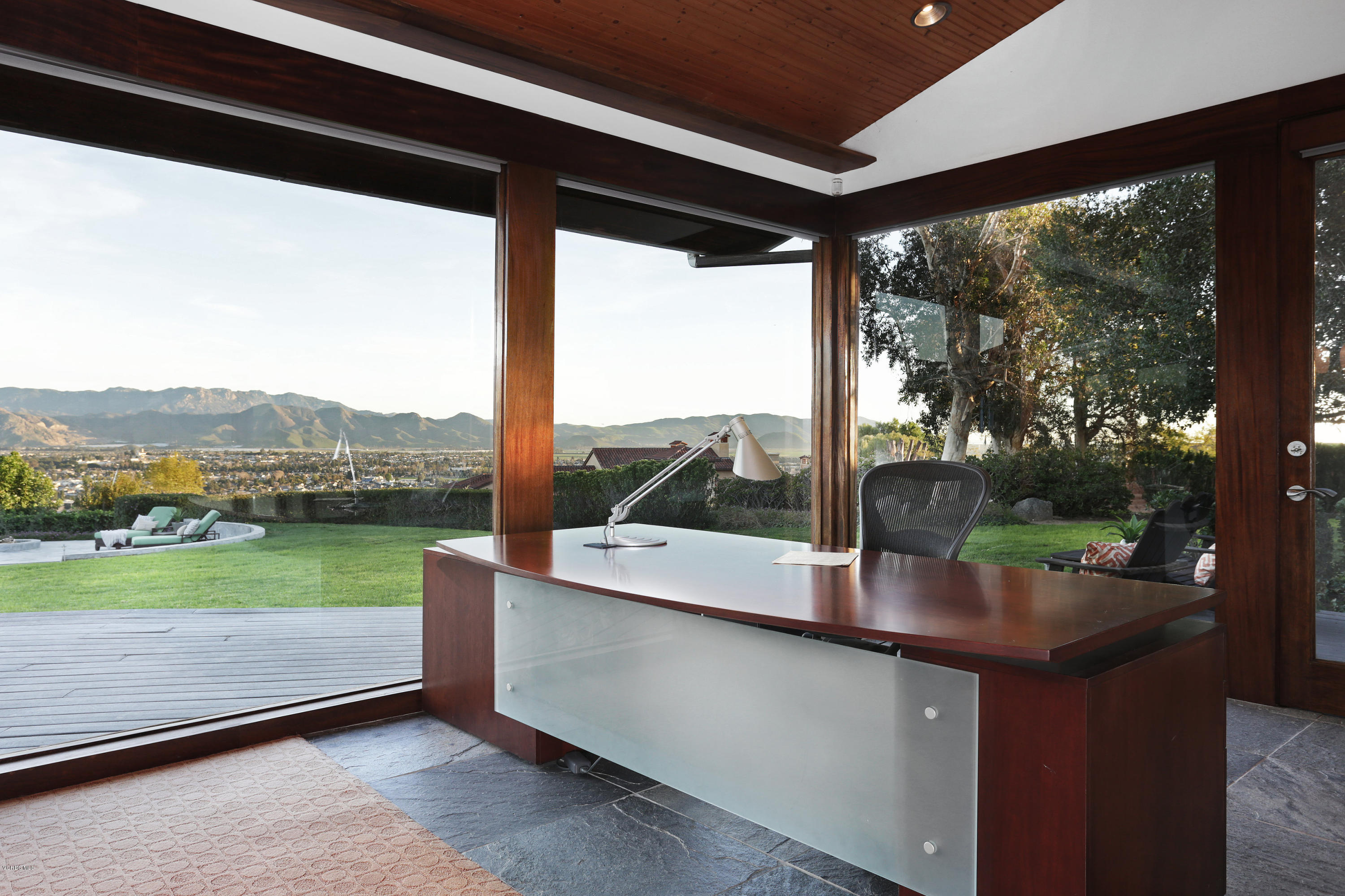 88 Estaban Drive Camarillo, CA 93010 - Photo 16 of 36 Office