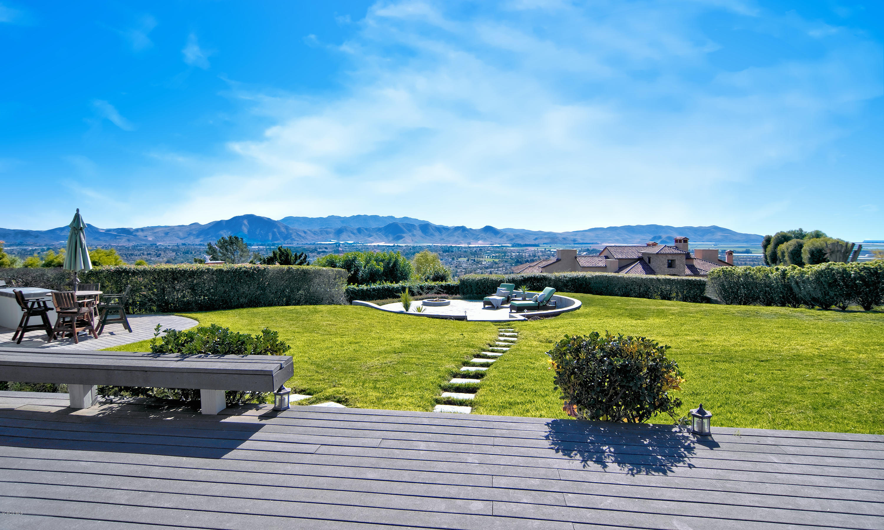 88 Estaban Drive Camarillo, CA 93010 - Photo 31 of 36 Backyard daytime view 1