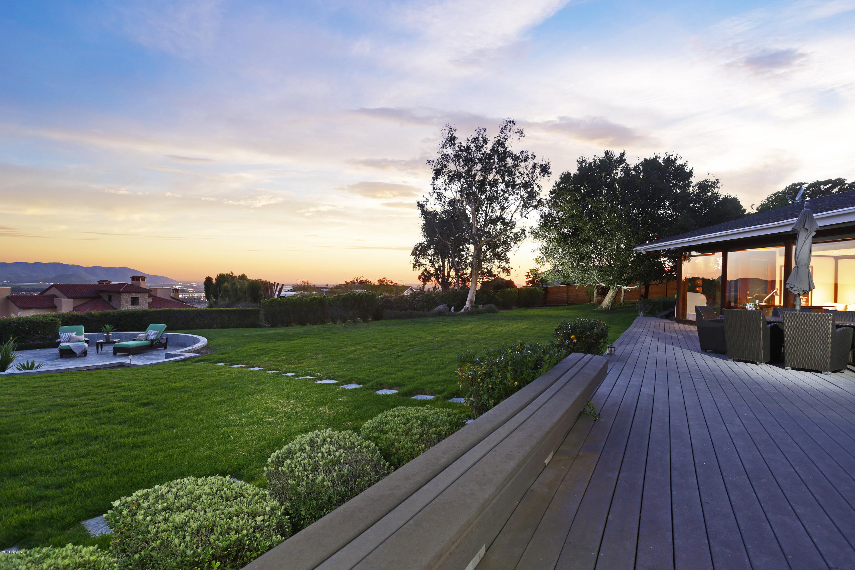 88 Estaban Drive Camarillo, CA 93010 - Photo 33 of 36 YardSunset