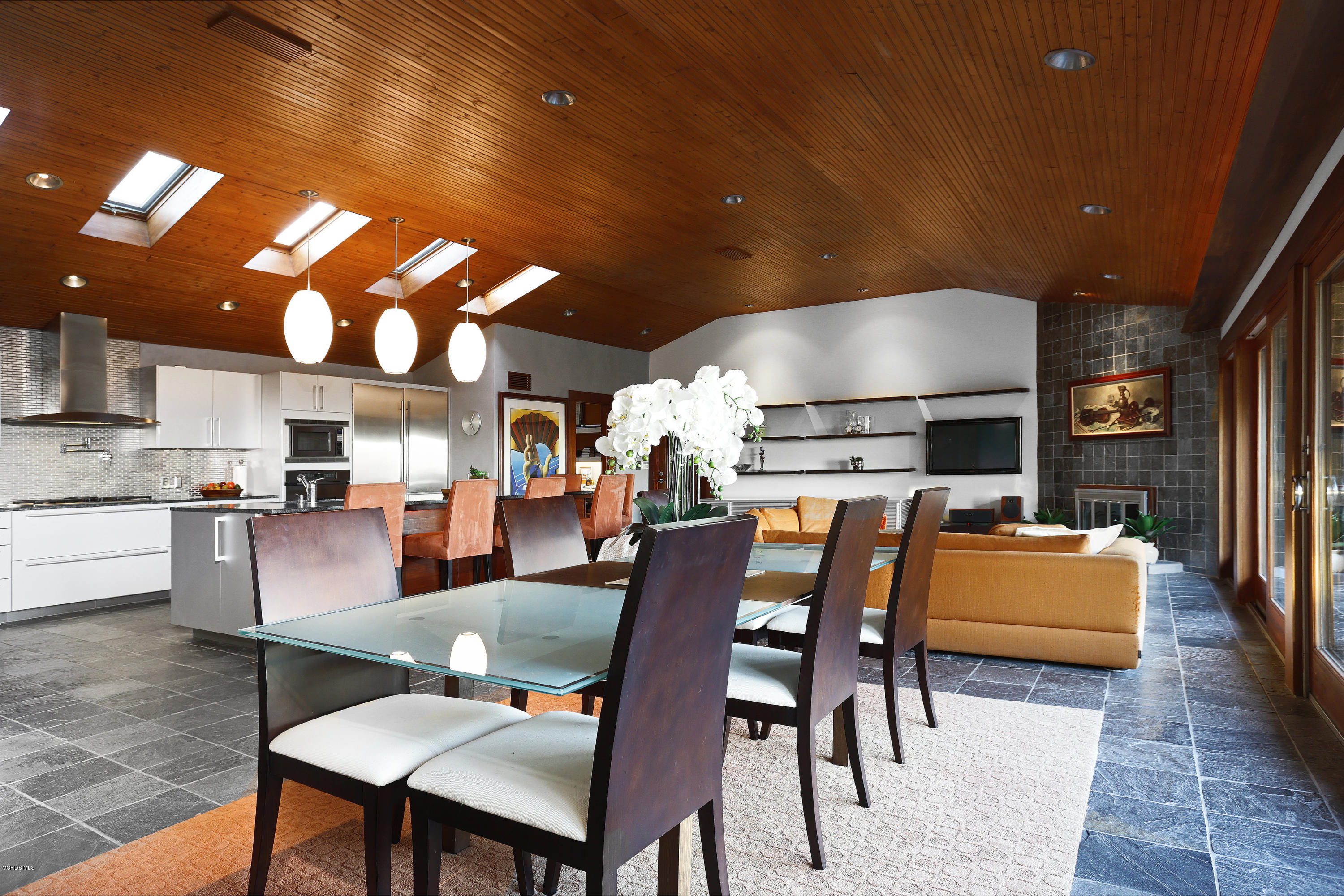 88 Estaban Drive Camarillo, CA 93010 - Photo 9 of 36 Dining