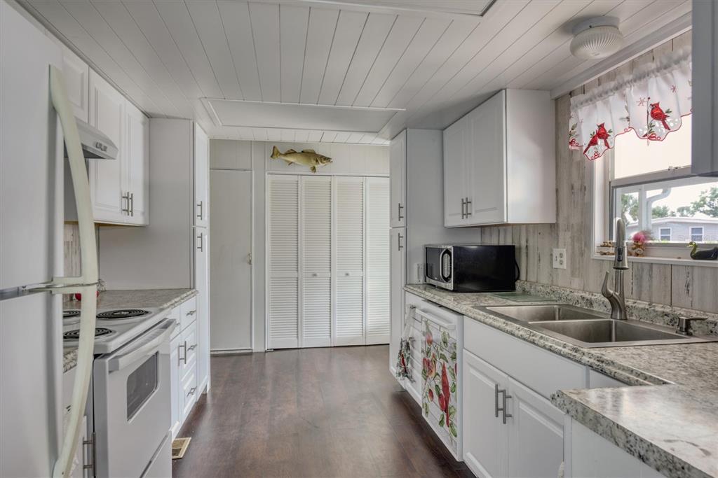 24437 Harbor View Road, Unit 67 Punta Gorda, FL 33980 - Photo 20 of 49
