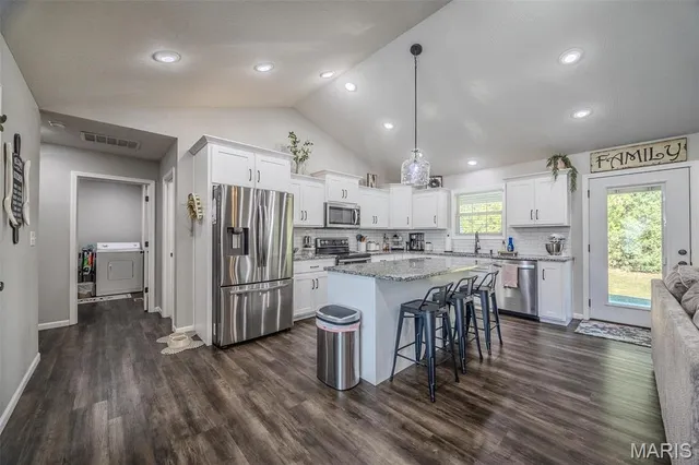 $300,000 | 1540 Fairfield Road, Lebanon, MO 65536