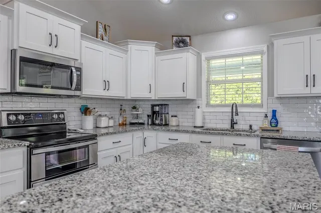 $300,000 | 1540 Fairfield Road, Lebanon, MO 65536