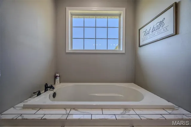 $300,000 | 1540 Fairfield Road, Lebanon, MO 65536