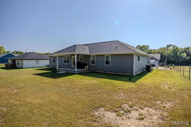 $300,000 | 1540 Fairfield Road, Lebanon, MO 65536