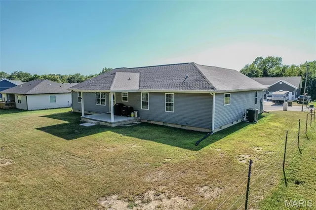 $300,000 | 1540 Fairfield Road, Lebanon, MO 65536