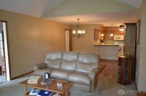 858 Trent Close Springfield, OH 45503 - Photo 3 of 20