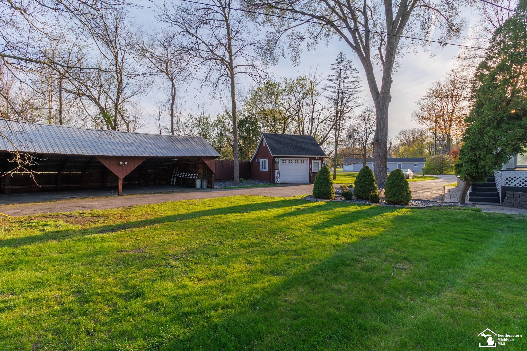 24433 Sumpter Road Belleville, MI 48111 - Photo 49 of 82 50105681-48.JPG