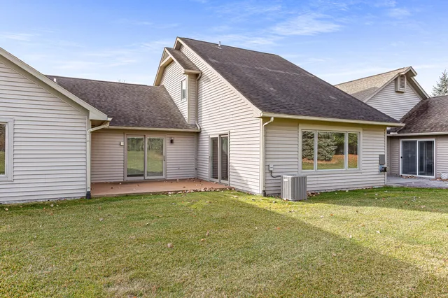 $259,000 | 3020 Rivers Edge Drive, Wayne, MI 48184