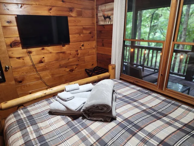 $399,000 | 137 Little Beaver Drive, Blue Ridge, GA 30513