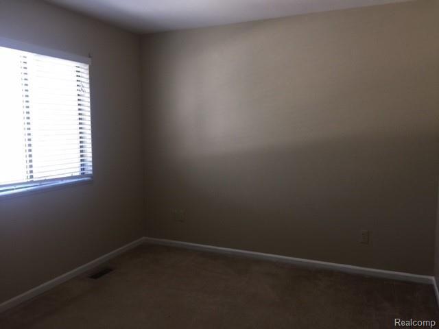 1618 Rivers Edge Rochester Hills, MI 48307 - Photo 9 of 13