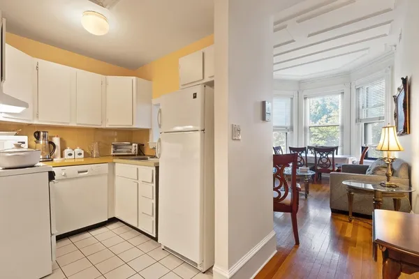 $3,750 | 298 Commonwealth Avenue, Unit 201, Boston, MA 02115