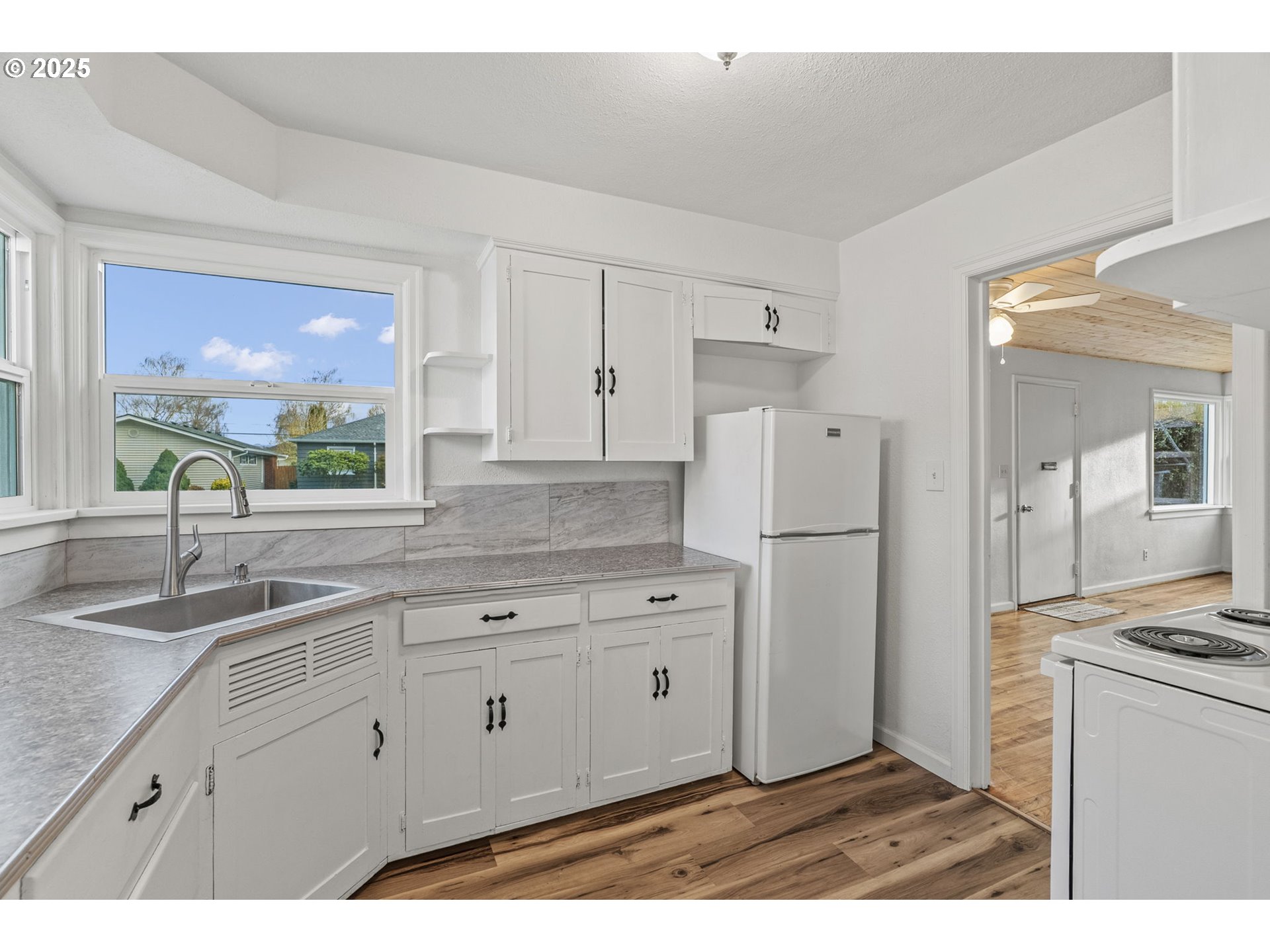 541 24th Avenue Longview, WA 98632 - Photo 11 of 23