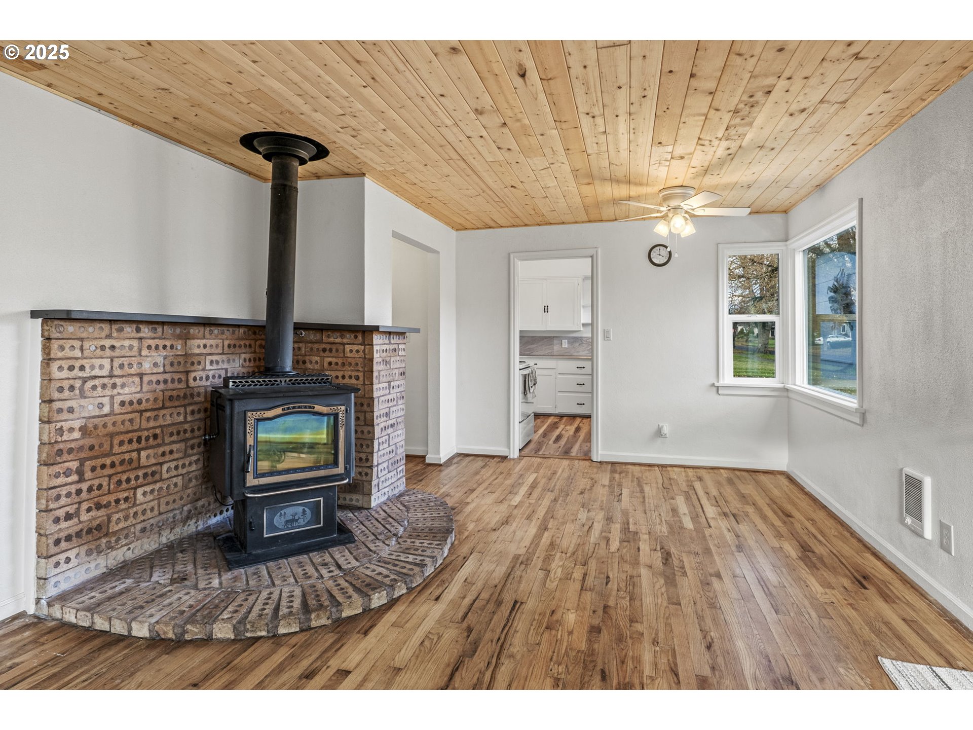 541 24th Avenue Longview, WA 98632 - Photo 5 of 23