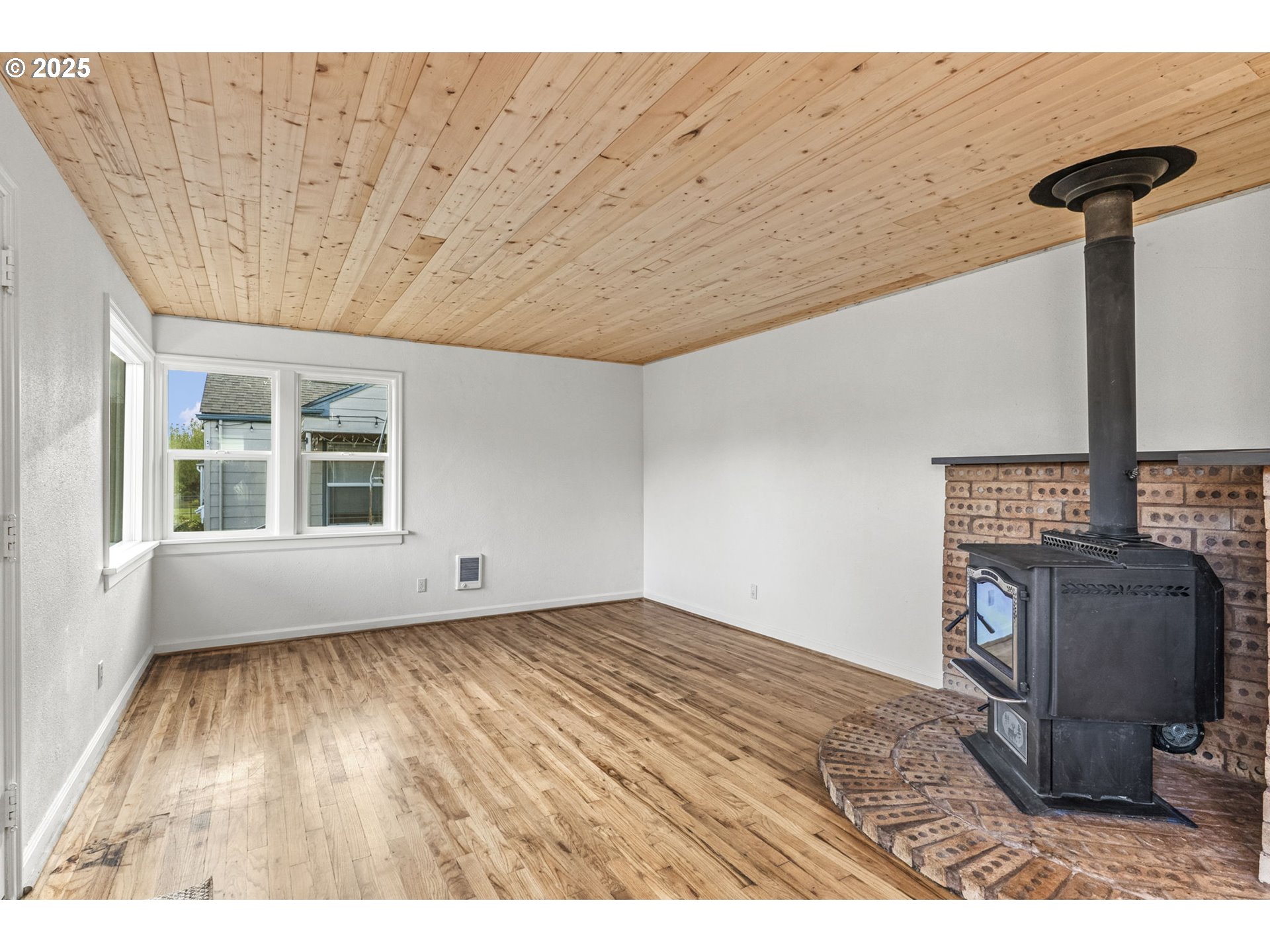 541 24th Avenue Longview, WA 98632 - Photo 7 of 23