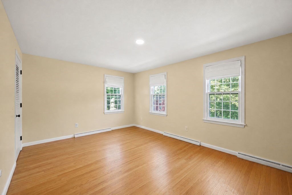 84 Brewster Road West Springfield, MA 01089 - Photo 11 of 35