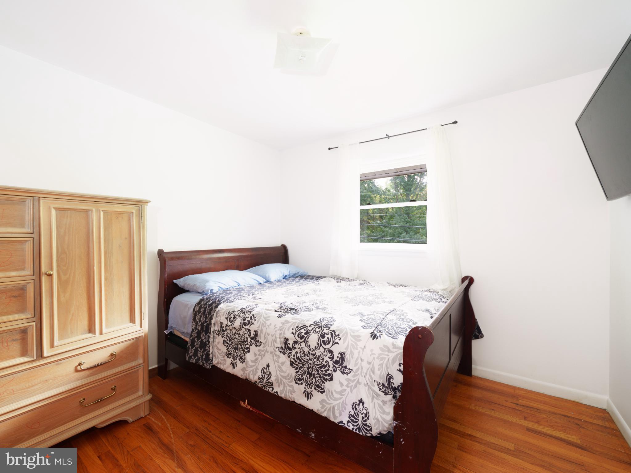 105 School House Road Lancaster, PA 17603 - Photo 11 of 33 Cozy retreat with natural light and warmth.