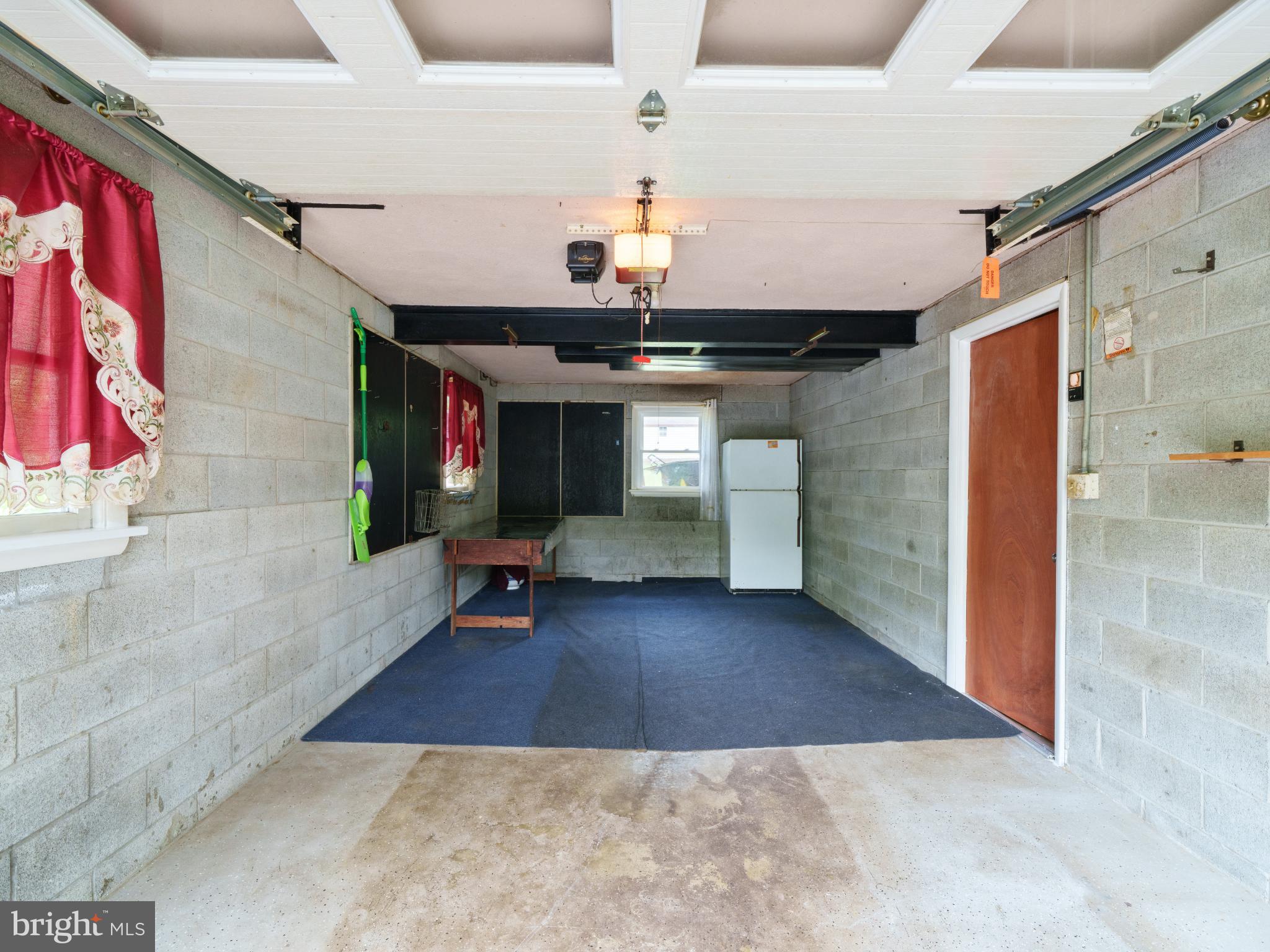 105 School House Road Lancaster, PA 17603 - Photo 19 of 33 Spacious garage with potential for creativity.