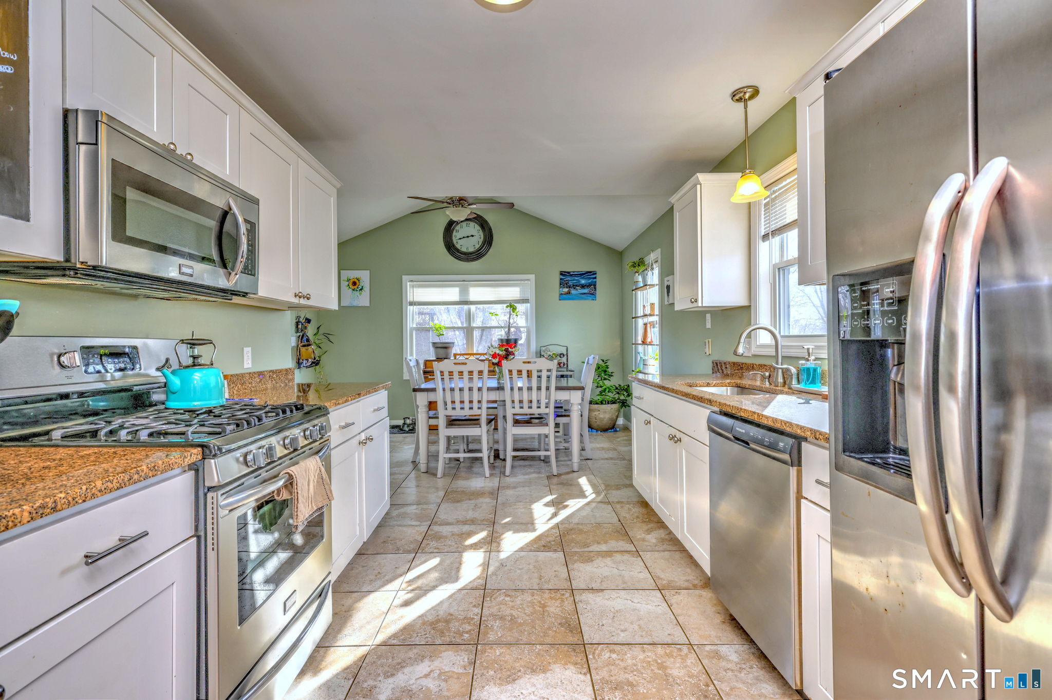 46 Aircraft Road West Haven, CT 06516 - Photo 17 of 39